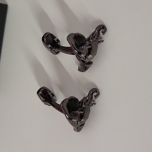 Caperci Men's Animal Elephant Head Shirt Cufflinks - Picture 2 of 8